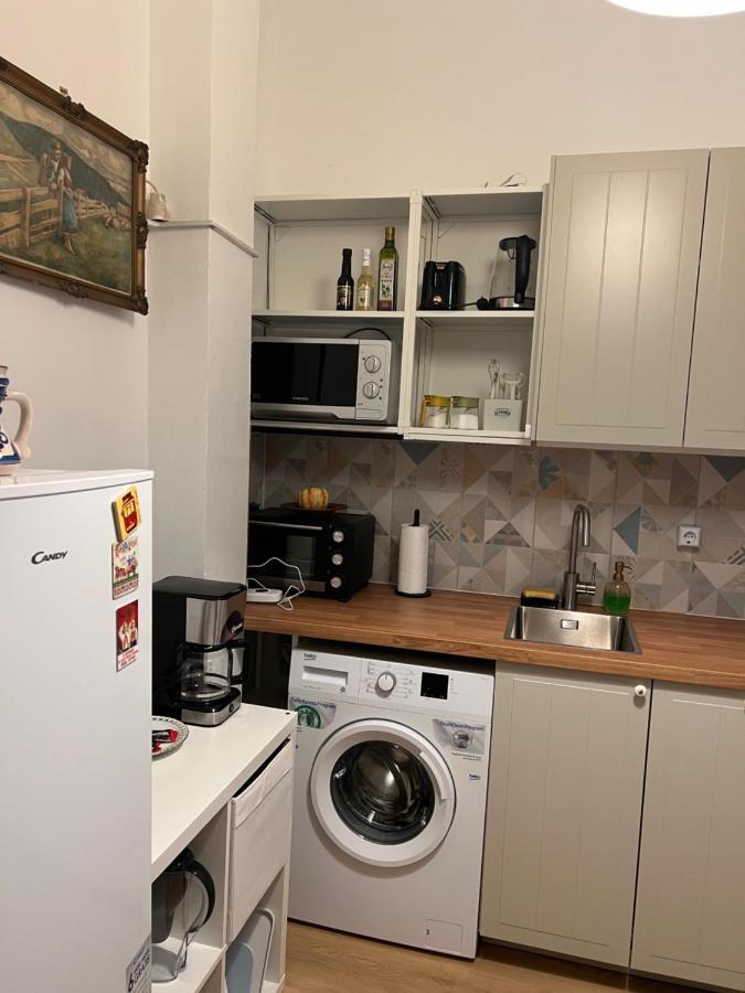 Mimi Gallery Apartment Budapest Ngoại thất bức ảnh